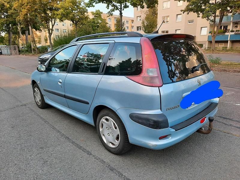 Grau Gebraucht 2003 Peugeot 206 Limousine | 1.100 € (Guter Preis) - Bild 1/4