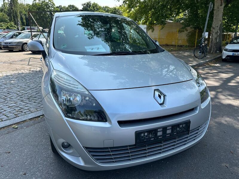 Grau Gebraucht 2010 Renault Grand Scénic III Van / Kleinbus | 4.400 € (Fairer Preis) - Bild 1/4