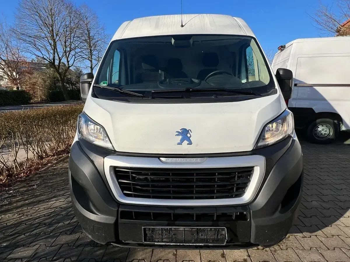 Gebraucht Peugeot Boxer Premium 140 PS (102 kW) 2019 Weiß Van