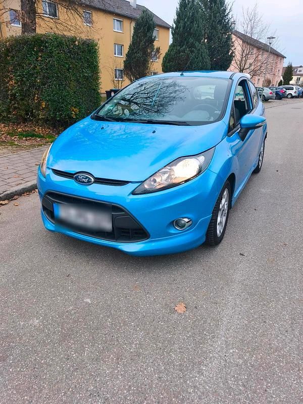 Gebraucht Ford Fiesta 75 PS (55 kW) 2011 Blau Kleinwagen