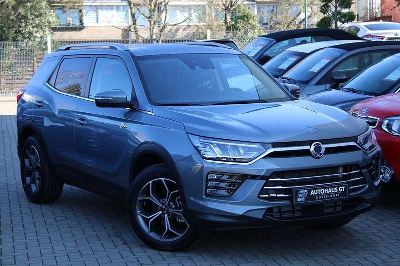 Neu KGM Korando 163 PS (119 kW) 2025 Grau SUV