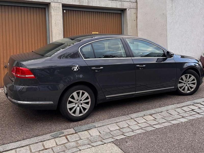 Gebraucht VW Passat 140 PS (102 kW) 2014 Grau Limousine