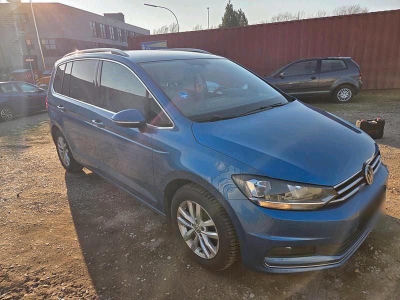 Gebraucht VW Touran 150 PS (110 kW) 2018 Blau Van / Kleinbus