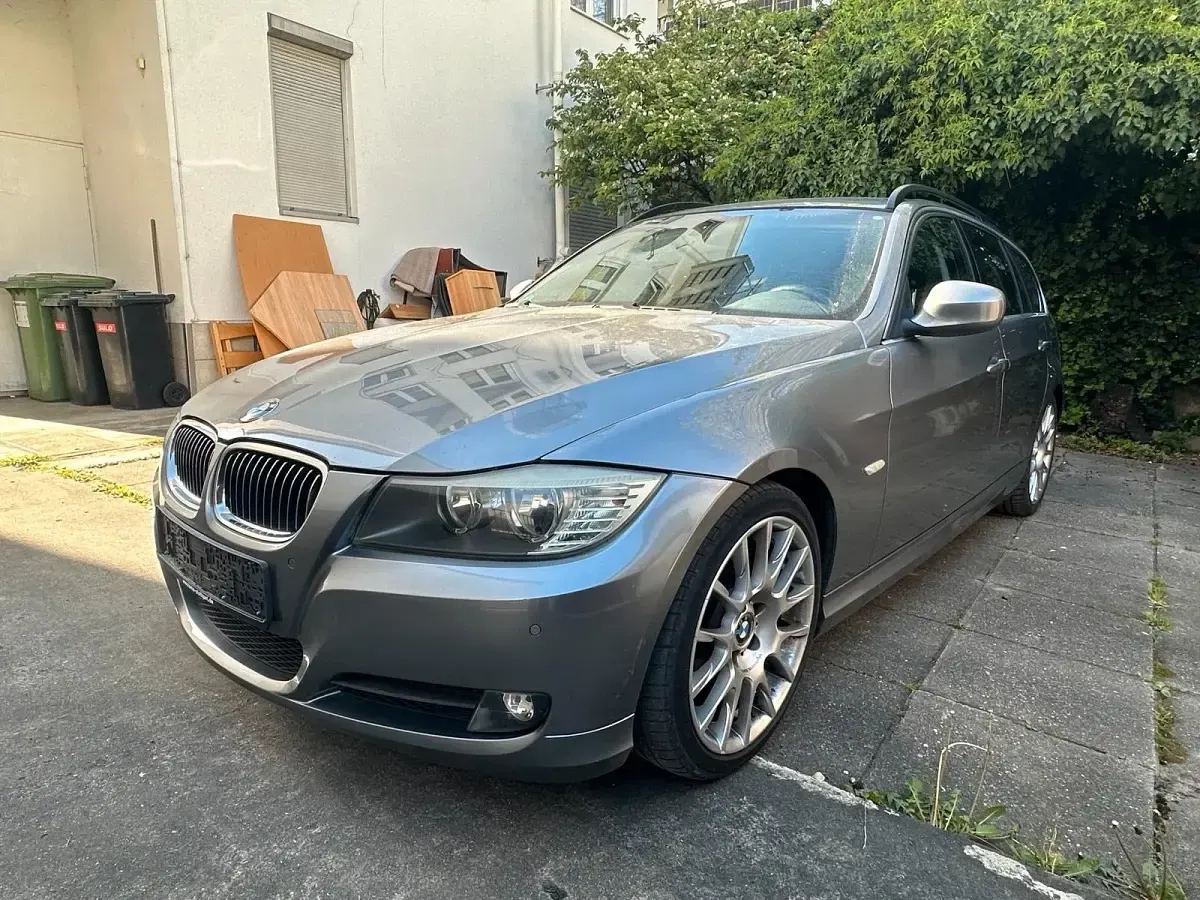 Usata BMW 325 218 CV (160 kW) 2009 Grigio Station wagon