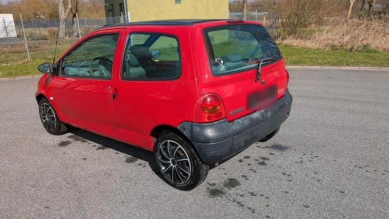 Second-hand Renault Twingo 60 CP (44 kW) 2003 Roșu Hatchback