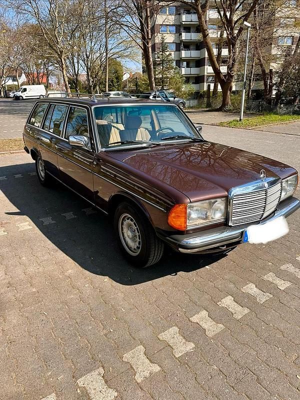 Brugt Mercedes E280 185 HK (136 kW) 1983 Brun Stationcar