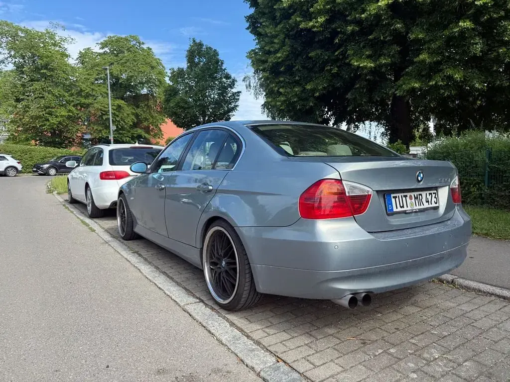Gebraucht BMW 325 218 PS (160 kW) 2006 Grau Limousine