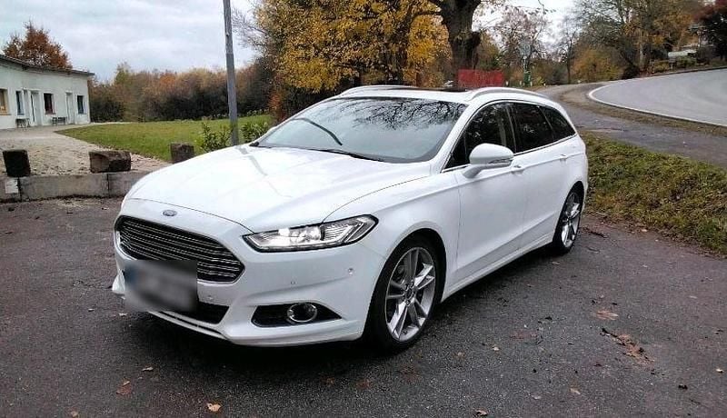 Gebraucht Ford Mondeo Titanium 179 PS (131 kW) 2016 Weiß Limousine