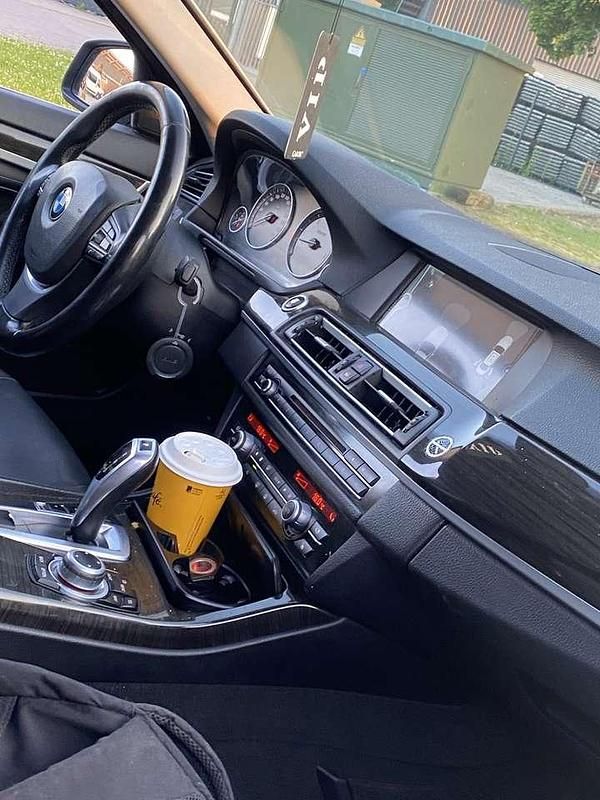 Gebraucht 2010 BMW 525 Sport Line Limousine | 8.500 € (Guter Preis) - Bild 1/4
