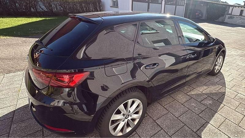 Second-hand Seat Leon 125 CP (91 kW) 2017 Negru Berlinǎ