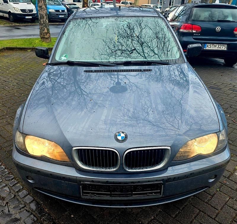 Gebraucht BMW 318 143 PS (105 kW) 2004 Blau Limousine