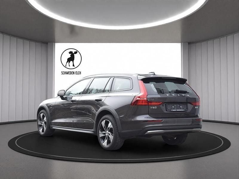 Gebraucht Volvo V60 CC Plus 197 PS (144 kW) 2022 Grau Kombi