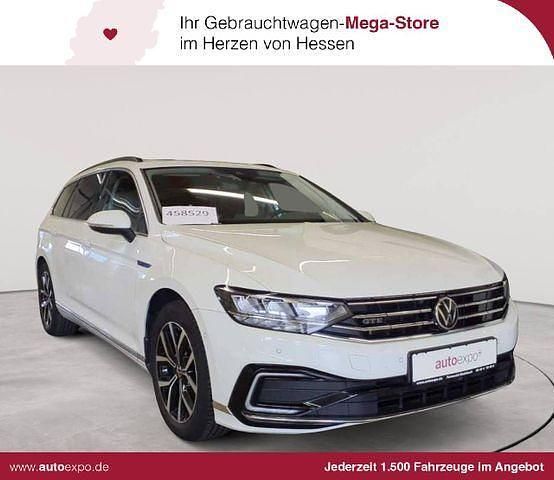 Pure white Gebraucht 2021 VW Passat GTE Kombi | 18.590 € (Guter Preis) - Bild 1/4