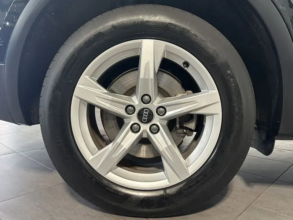 Gebraucht Audi Q5 Ambiente 299 PS (219 kW) 2021 Brillantschwarz SUV