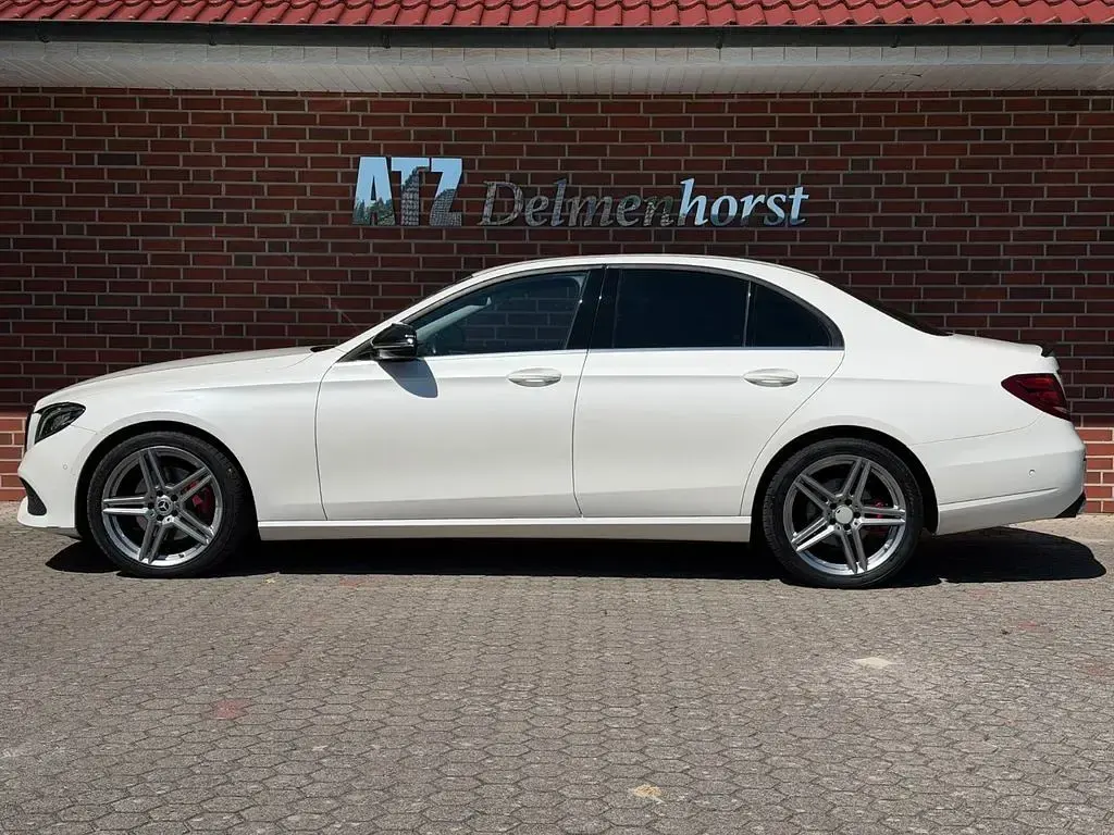 Gebraucht Mercedes E220 194 PS (142 kW) 2020 Weiß Limousine