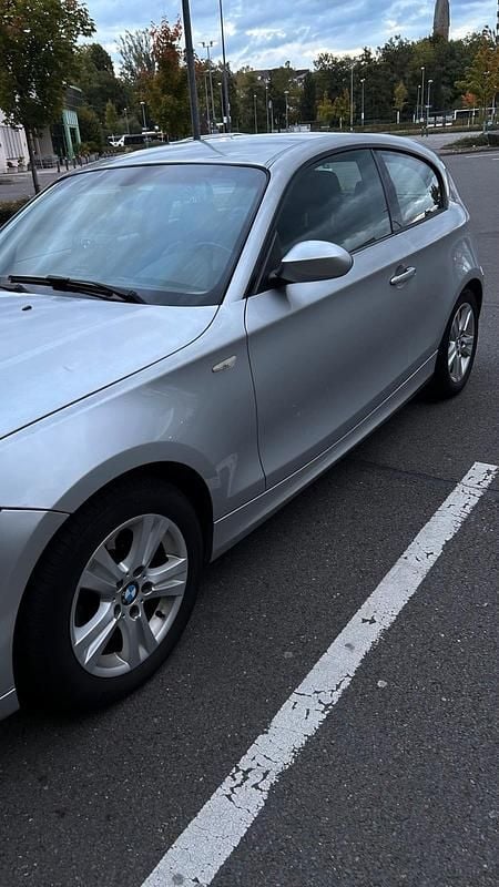 Silber Gebraucht 2008 BMW 118 Coupé Coupé | 5.500 € - Bild 1/4