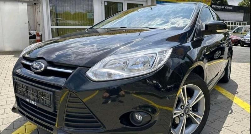 Gebraucht Ford Focus SYNC Edition 125 PS (91 kW) 2013 Schwarz Kleinwagen