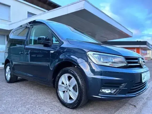 Usata VW Caddy 102 CV (75 kW) 2020 Blu Monovolume