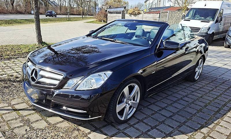 Gebraucht Mercedes E200 184 PS (135 kW) 2012 Schwarz Cabrio