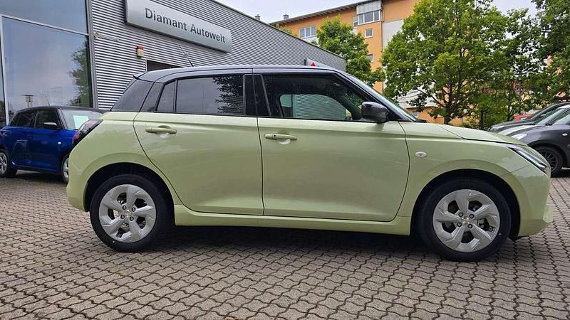 Neu Suzuki Swift Comfort 83 PS (61 kW) 2026 Gelb Kleinwagen