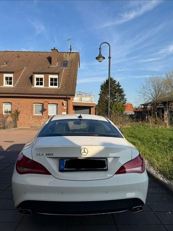 Gebraucht Mercedes CLA180 Urban 122 PS (89 kW) 2013 Weiß Limousine