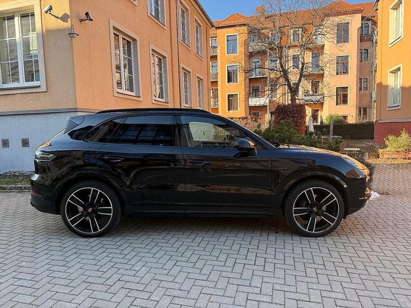 Gebraucht Porsche Cayenne Platinum Edition 340 PS (250 kW) 2023 Schwarz SUV