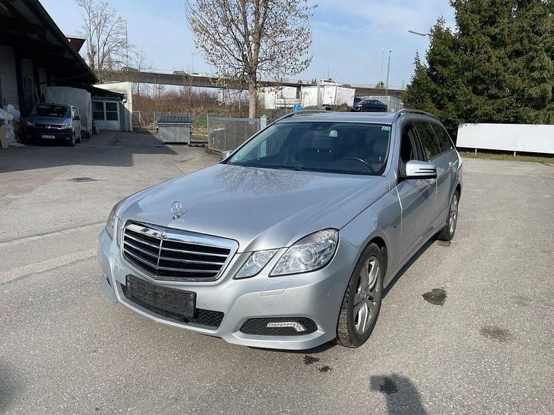 Gebraucht Mercedes E350 231 PS (169 kW) 2009 Silber Kombi