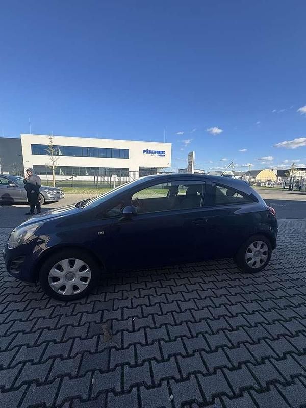 Gebraucht Opel Corsa Edition 75 PS (55 kW) 2013 Blau Kleinwagen