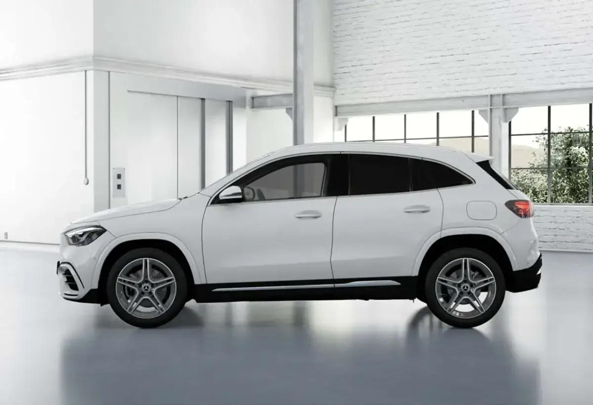 Gebraucht Mercedes GLA220 AMG 190 PS (139 kW) 2025 Unilack polarweiß SUV
