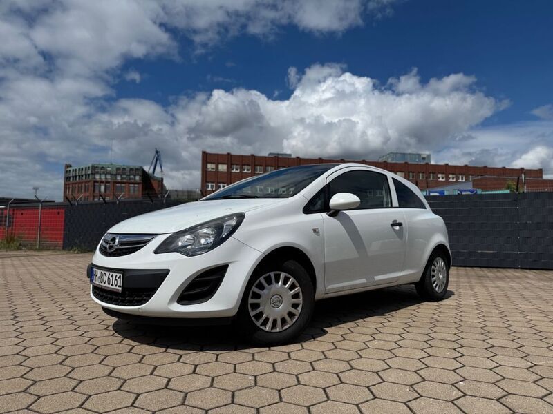 Weiß Gebraucht 2014 Opel Corsa Innovation Limousine | 3.499 € (Fairer Preis) - Bild 1/4