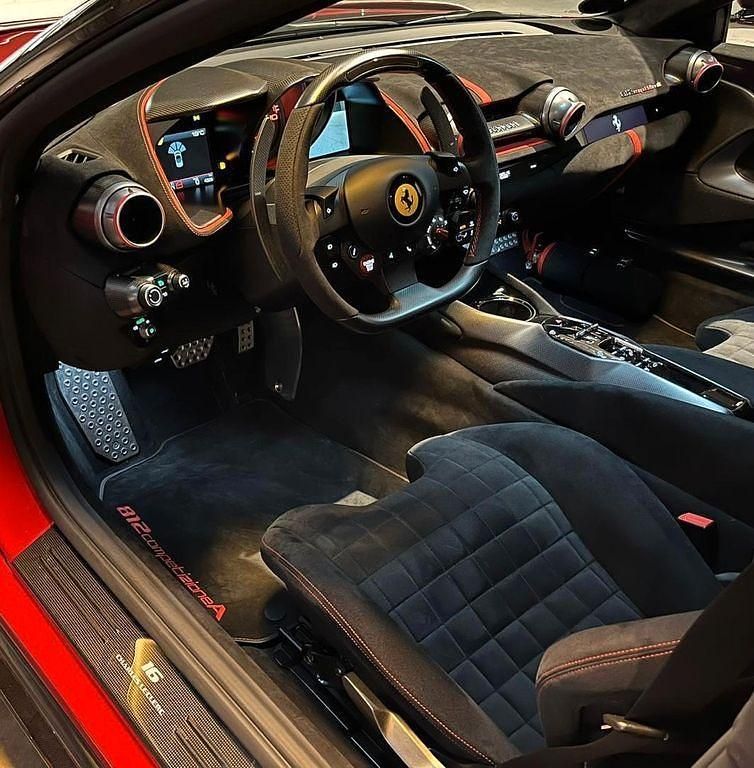 Gebraucht Ferrari 812 829 PS (609 kW) 2024 Rot Cabrio