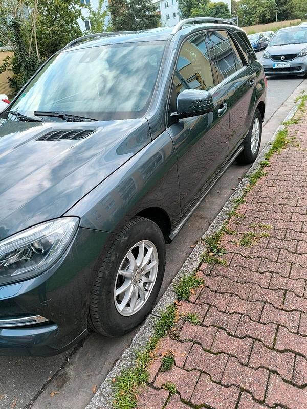 Gebraucht Mercedes ML350 258 PS (189 kW) 2014 Andere farben SUV