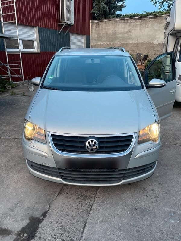 Silber Gebraucht 2009 VW Touran Van / Kleinbus | 4.400 € (Fairer Preis) - Bild 1/4