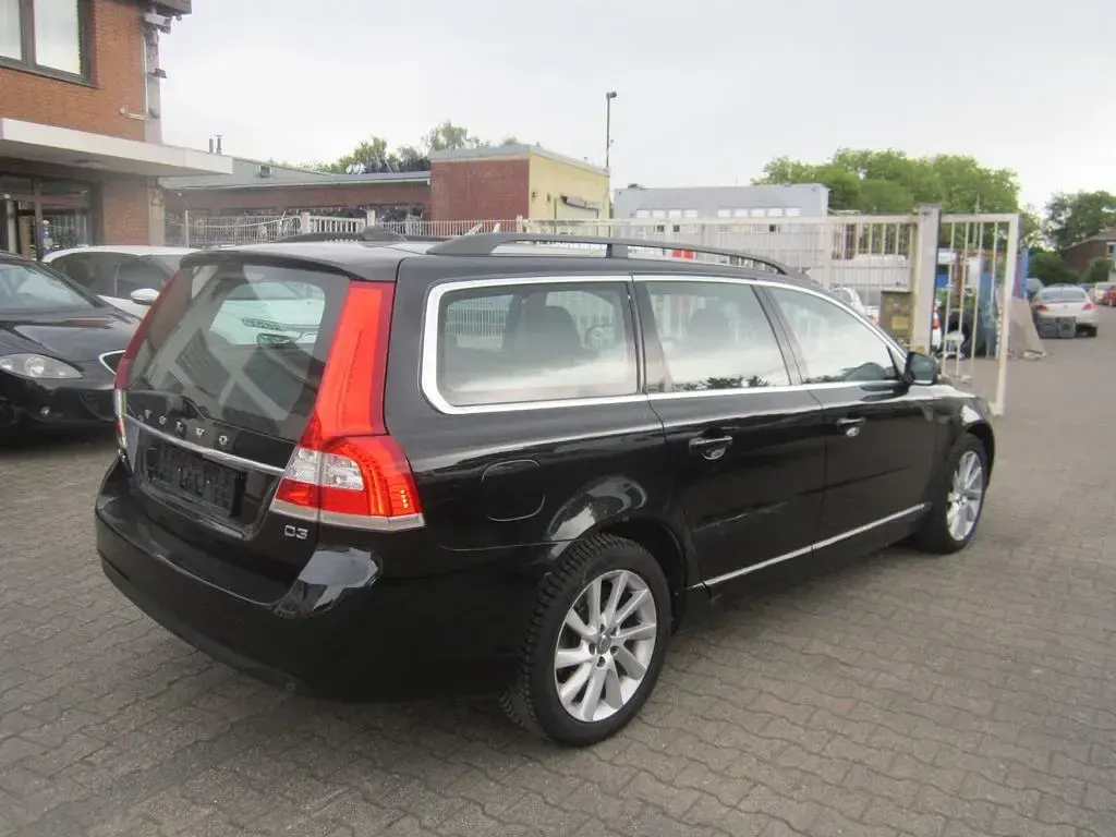 Gebraucht Volvo V70 Standard 150 PS (110 kW) 2016 Schwarz Kombi