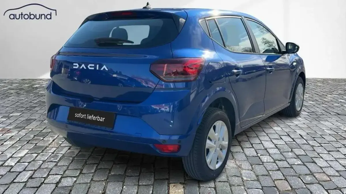 Używany Dacia Sandero Expression 101 KM (74 kW) 2024 Niebieski Sedan/Limuzyna