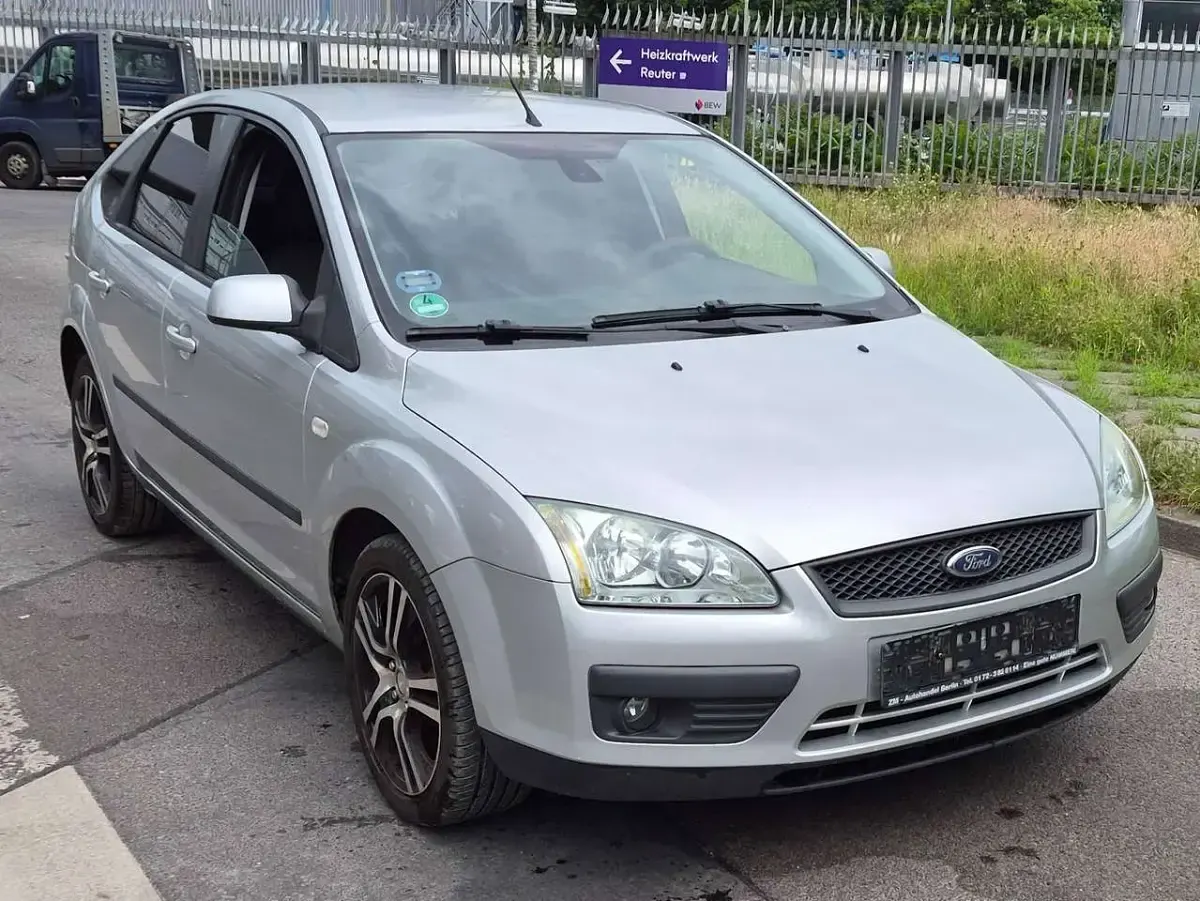 Gebraucht Ford Focus 101 PS (74 kW) 2006 Grau Limousine
