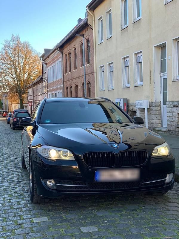 Schwarz Gebraucht 2010 BMW 530 Kleinwagen | 12.500 € (Teuer) - Bild 1/4