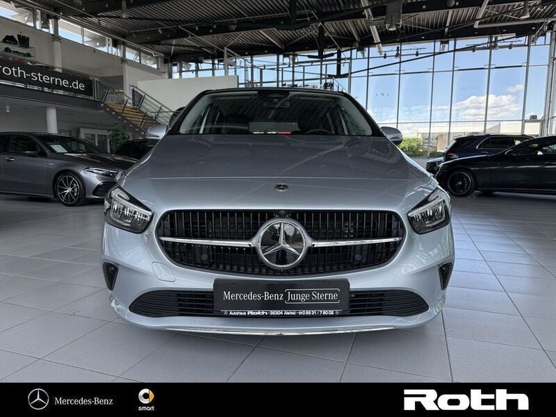 Gebraucht Mercedes B200 Progressive 150 PS (110 kW) 2024 Silber Van / Kleinbus