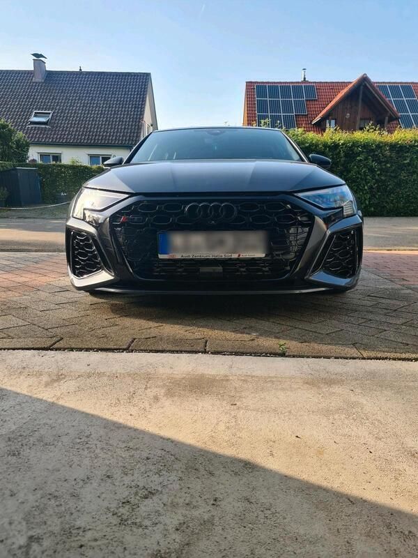Grau Gebraucht 2023 Audi RS3 Performance Kleinwagen | 85.000 € (Teuer) - Bild 1/4
