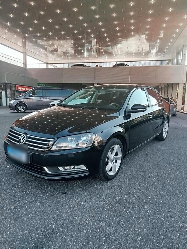 Schwarz Gebraucht 2014 VW Passat Trendline Limousine | 7.000 € (Fairer Preis) - Bild 1/4