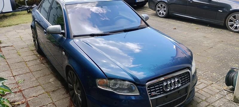 Blau Gebraucht 2005 Audi A4 S-Line Limousine | 1.450 € (Superpreis) - Bild 1/4
