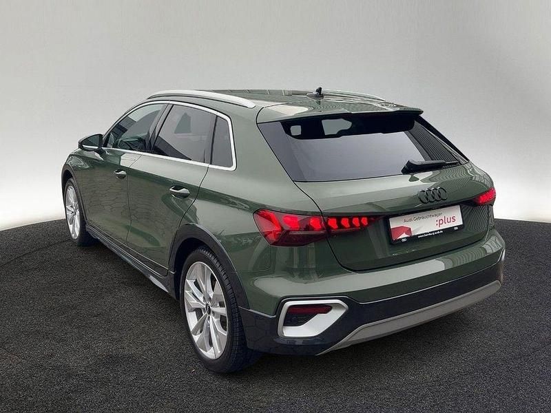 Gebraucht Audi A3 Ambiente 150 PS (110 kW) 2025 M4 distriktgrün metallic Limousine