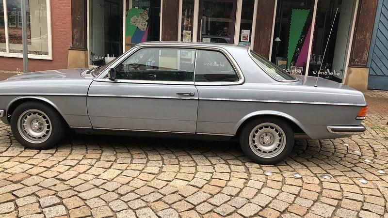 Gebraucht Mercedes 280 186 PS (136 kW) 1982 Andere farben Coupé