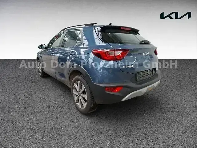 Używany Kia Stonic Vision 101 KM (74 kW) 2024 Niebieski SUV
