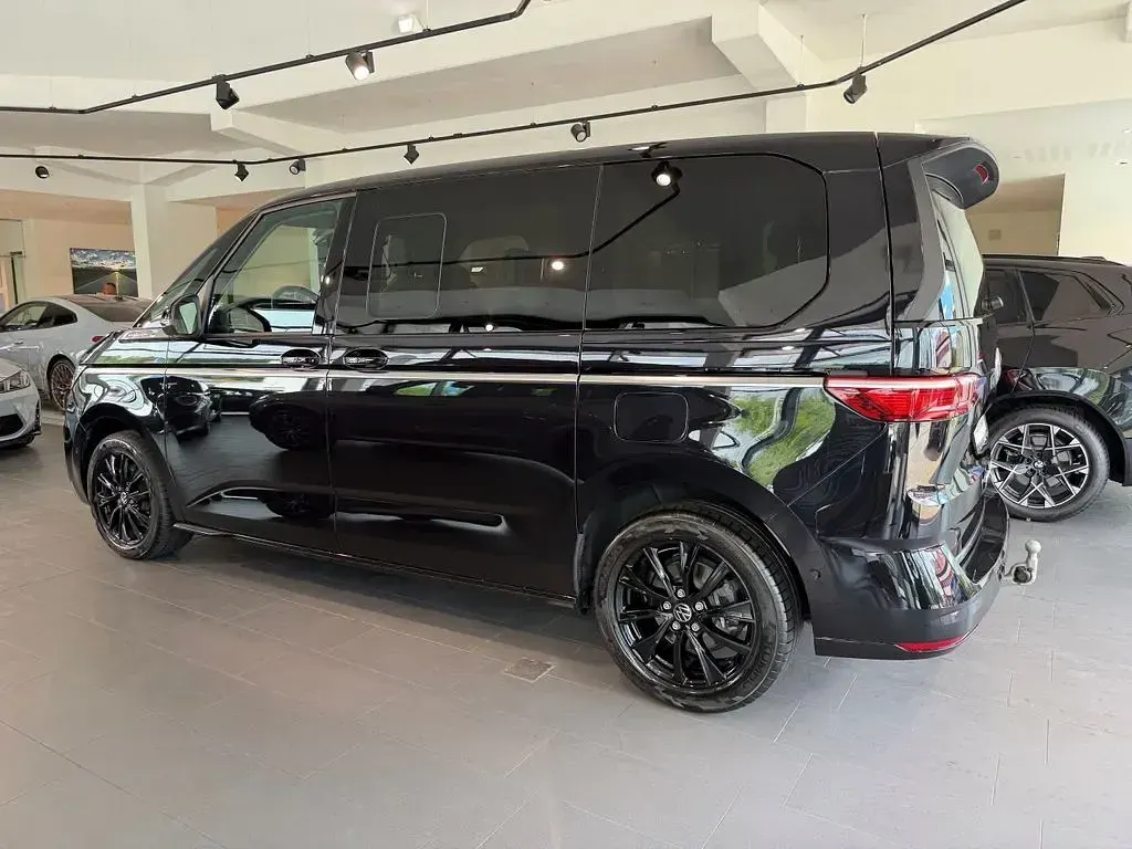 Gebraucht VW Multivan Style 150 PS (110 kW) 2025 Deep black perleffekt Van / Kleinbus