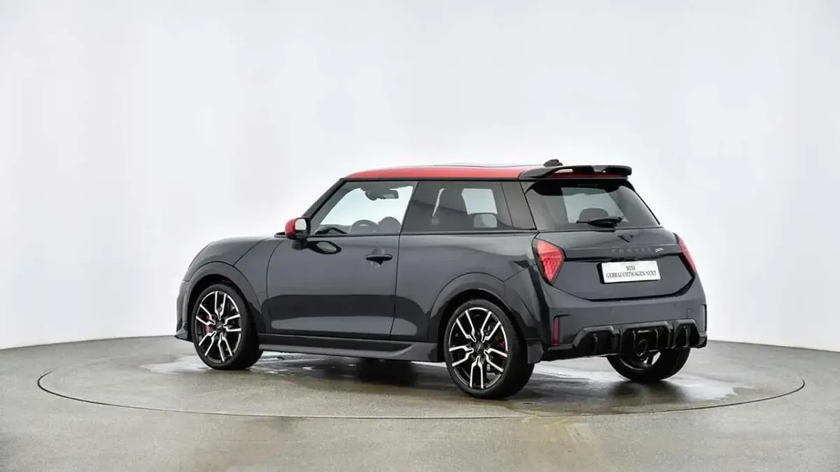 Gebraucht Mini John Cooper Works 231 PS (169 kW) 2025 Grau Kleinwagen