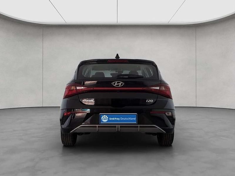 Gebraucht Hyundai i20 Select 101 PS (74 kW) 2024 Schwarz Kleinwagen