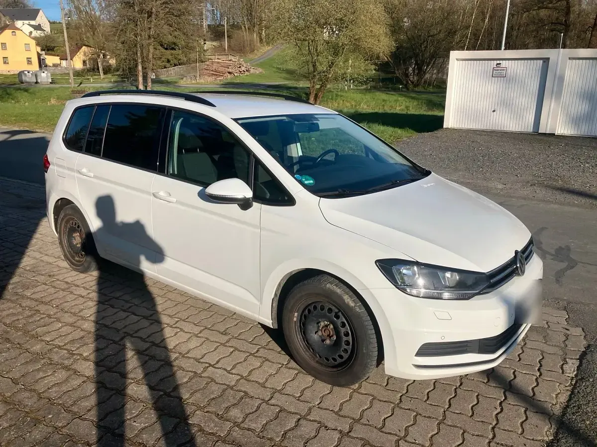 Gebraucht VW Touran 116 PS (85 kW) 2016 Weiß Van / Kleinbus