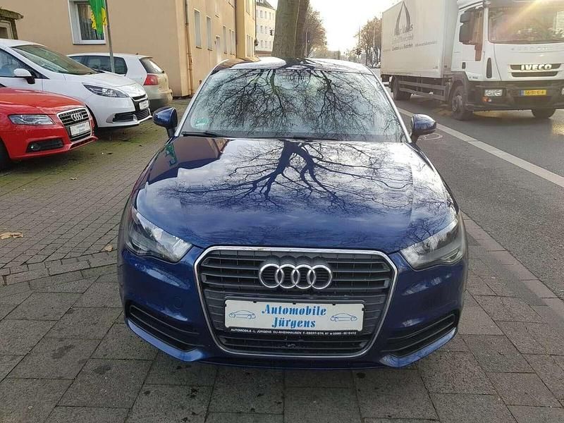 Używany Audi A1 Attraction 86 KM (63 kW) 2011 Niebieski Hatchback