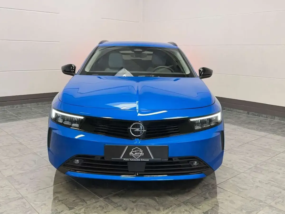 Gebraucht Opel Astra Elegance 131 PS (96 kW) 2024 Blau Kleinwagen